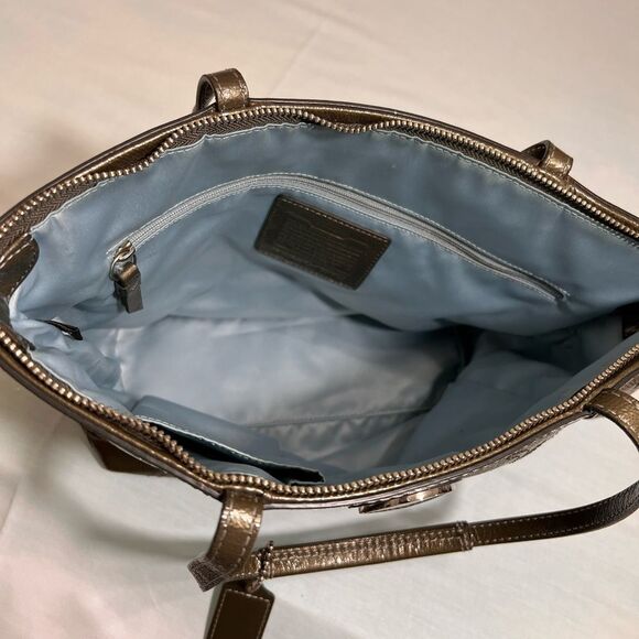 Coach Green Patent Leather Shoulder Bag - Picture 7 of 14